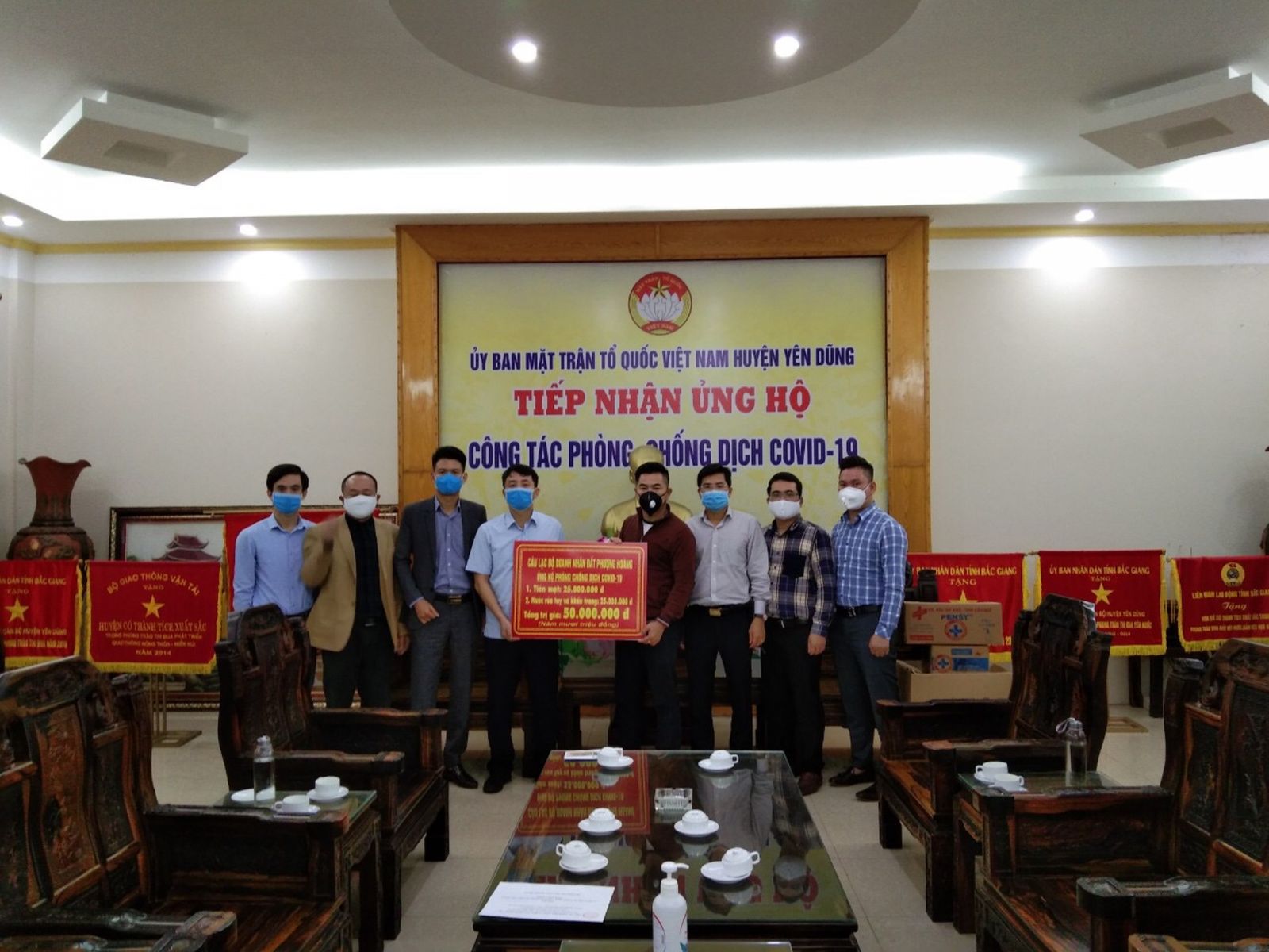 CLB Doanh nhân Đất Phượng Hoàng ủng hộ chống dịch covid 19 cho huyện Yên Dũng, Bắc Giang.